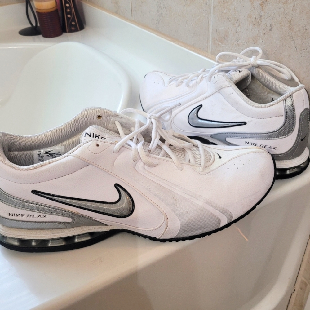 Nike Reax Trainer 3 White Metallic Silver Size 14